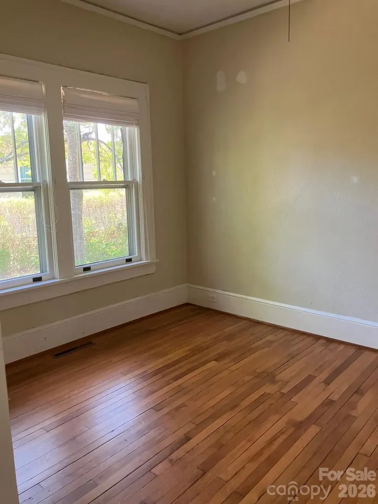 33 Church Street Weaverville NC 28787