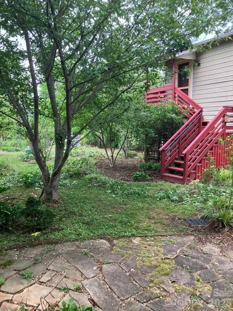 33 Church Street Weaverville NC 28787