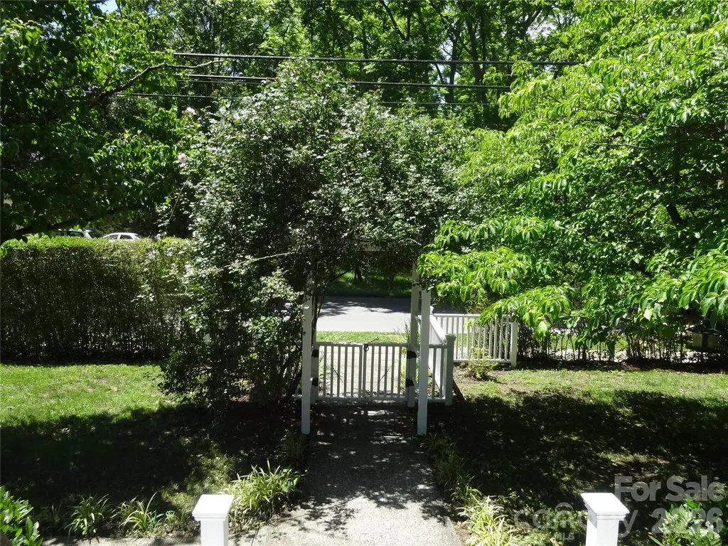 33 Church Street Weaverville NC 28787