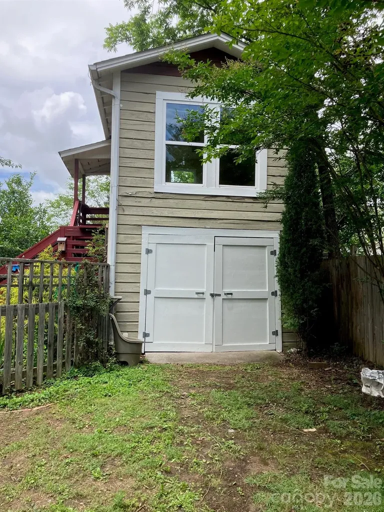 33 Church Street Weaverville NC 28787