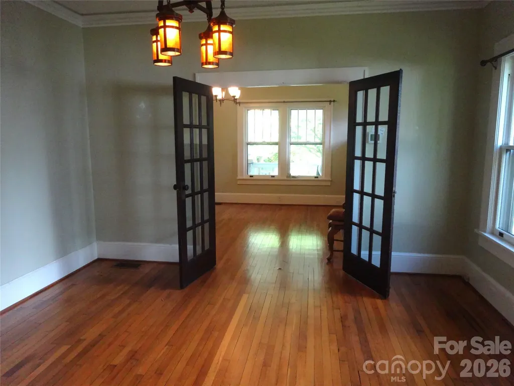 33 Church Street Weaverville NC 28787