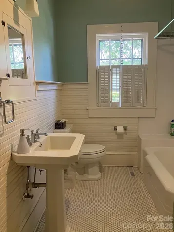 33 Church Street Weaverville NC 28787
