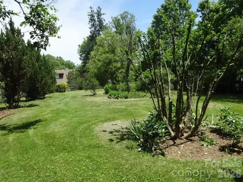 33 Church Street Weaverville NC 28787