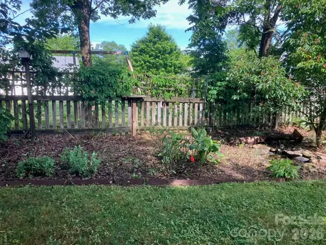 33 Church Street Weaverville NC 28787