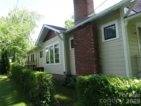33 Church Street Weaverville NC 28787