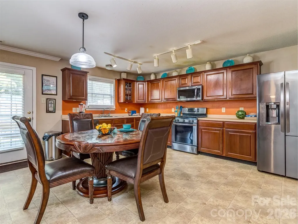 7829 Ponderosa Pine Lane Charlotte NC 28215