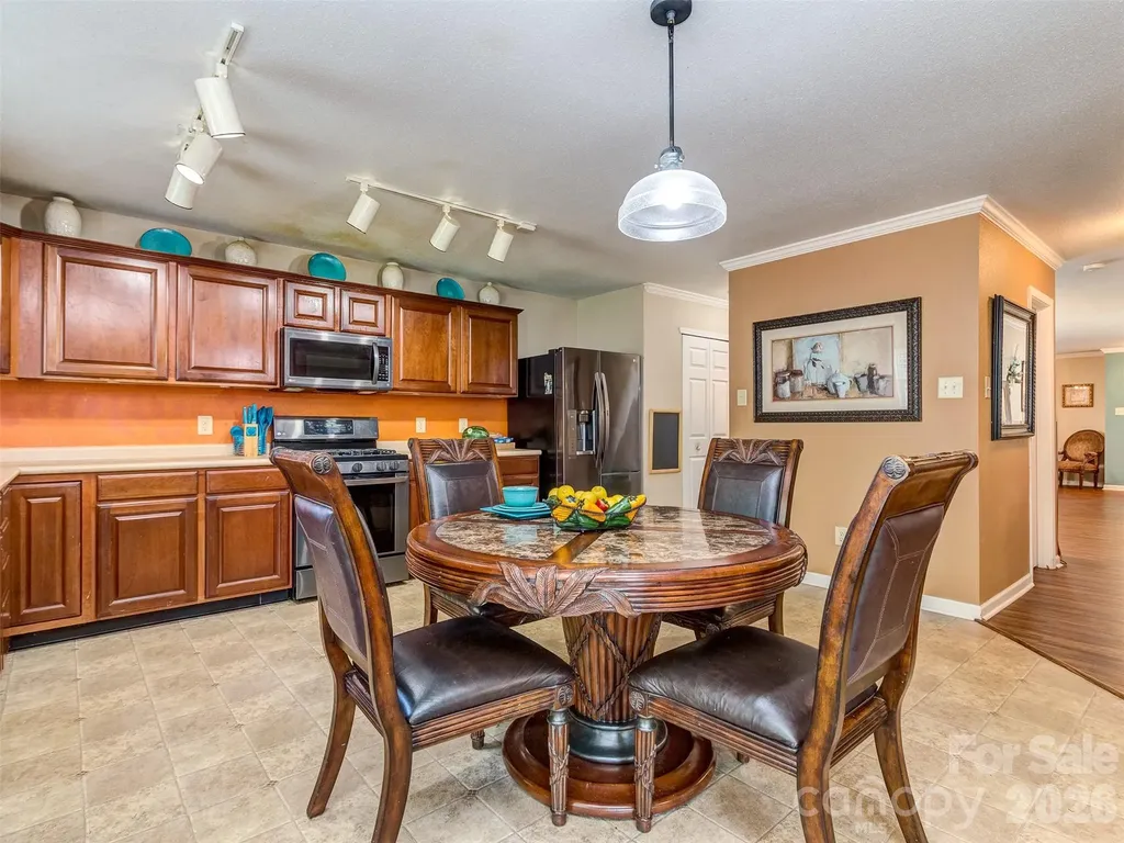 7829 Ponderosa Pine Lane Charlotte NC 28215