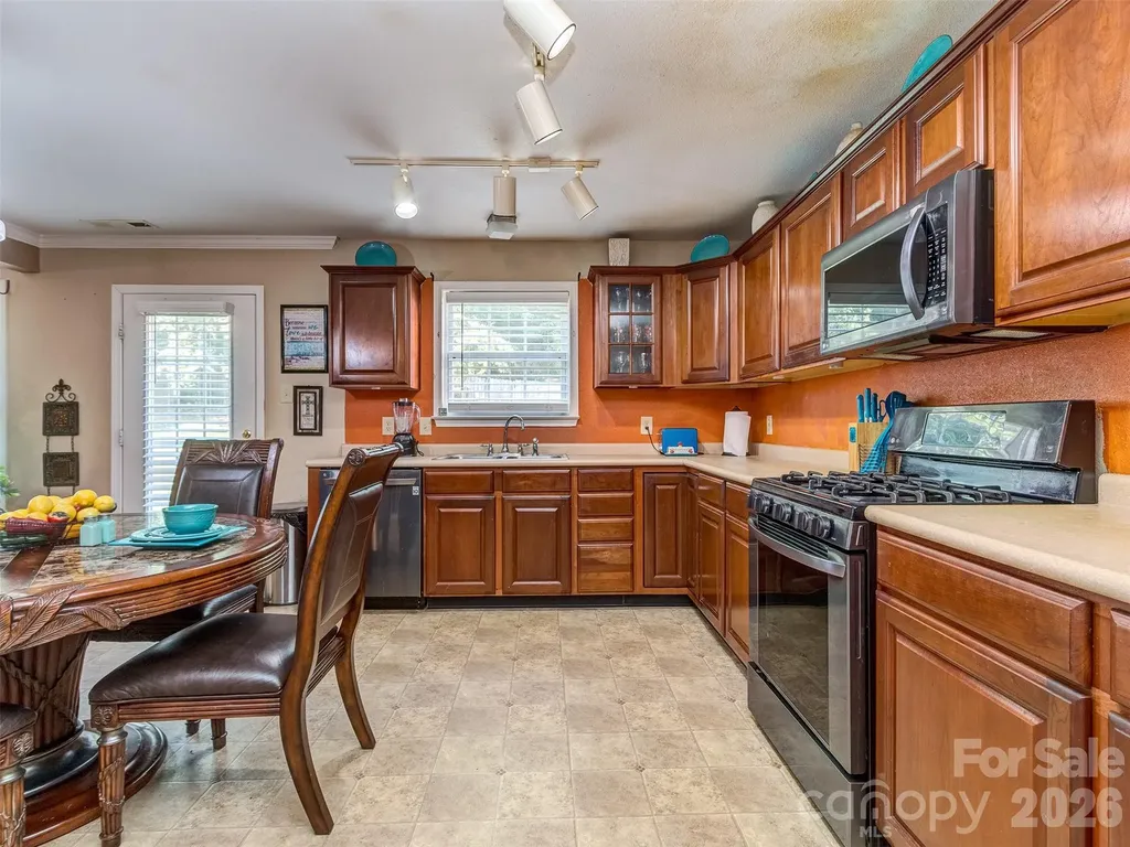 7829 Ponderosa Pine Lane Charlotte NC 28215
