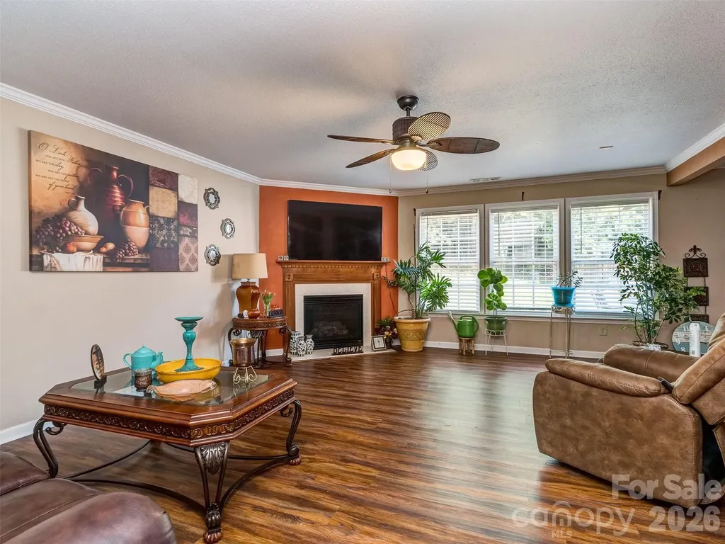 7829 Ponderosa Pine Lane Charlotte NC 28215