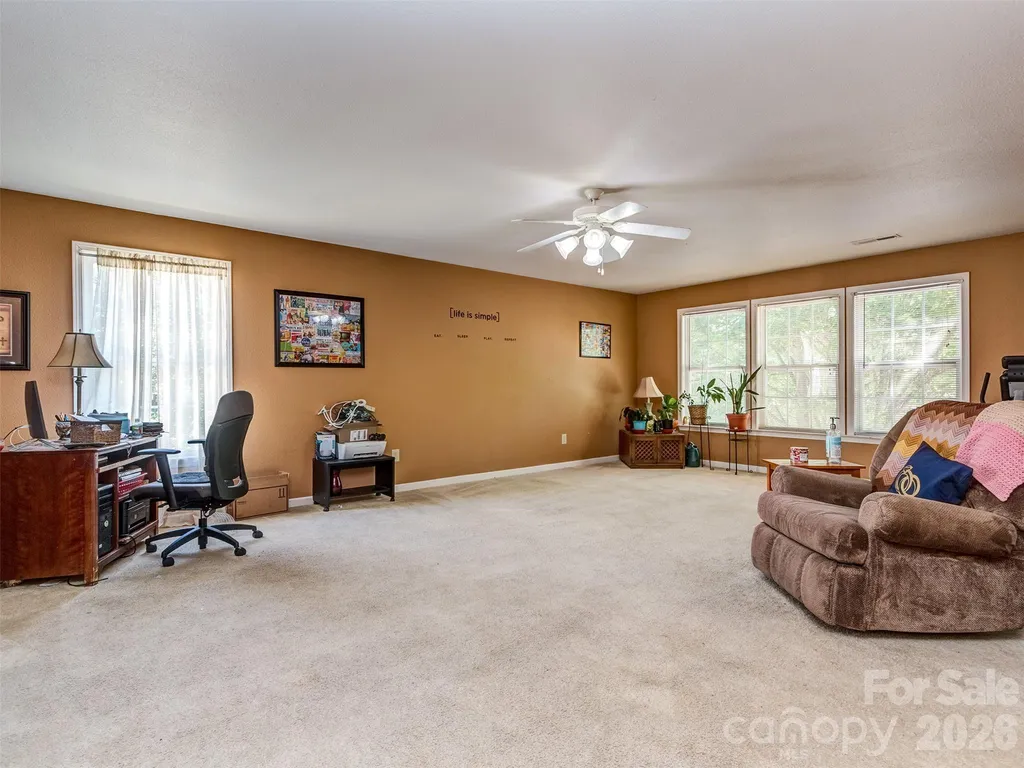 7829 Ponderosa Pine Lane Charlotte NC 28215