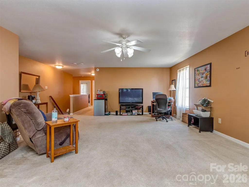 7829 Ponderosa Pine Lane Charlotte NC 28215