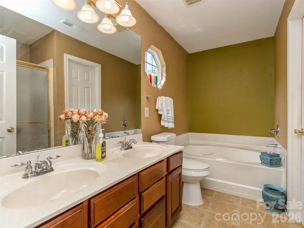 7829 Ponderosa Pine Lane Charlotte NC 28215