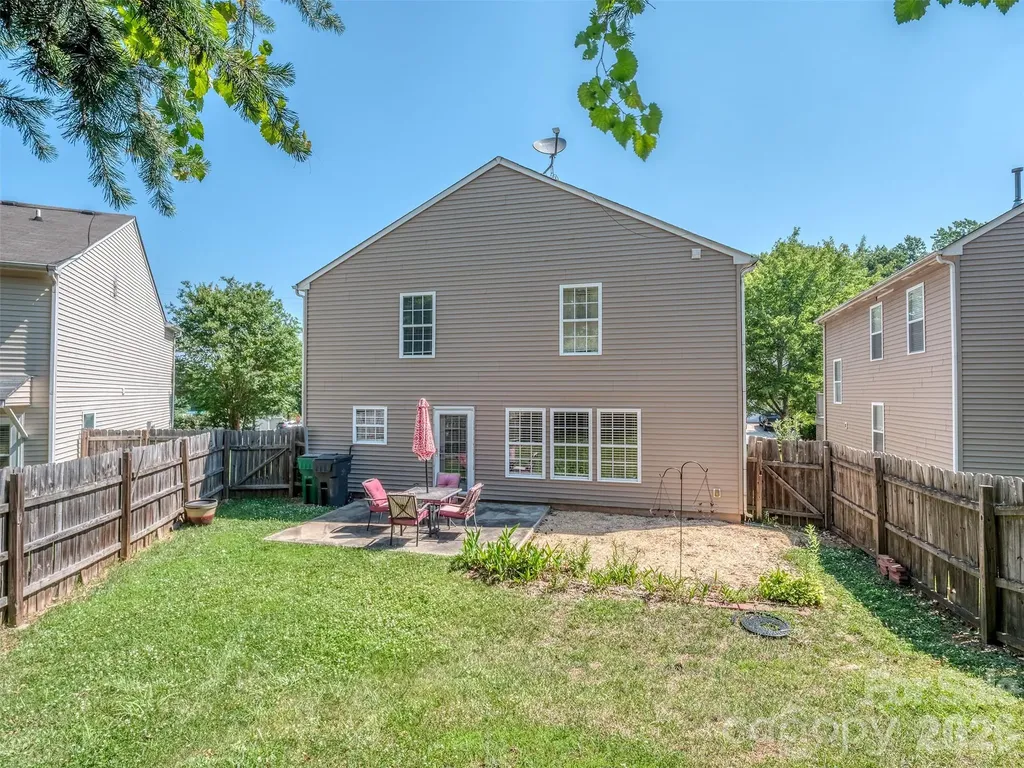 7829 Ponderosa Pine Lane Charlotte NC 28215