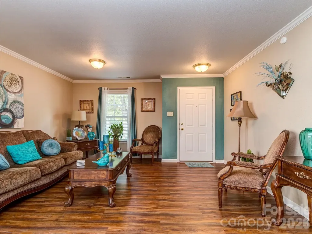 7829 Ponderosa Pine Lane Charlotte NC 28215