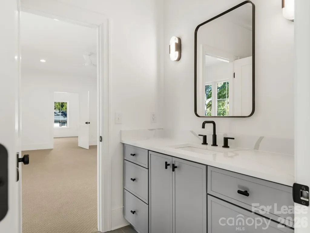 1511 Cavendish Court Charlotte NC 28211