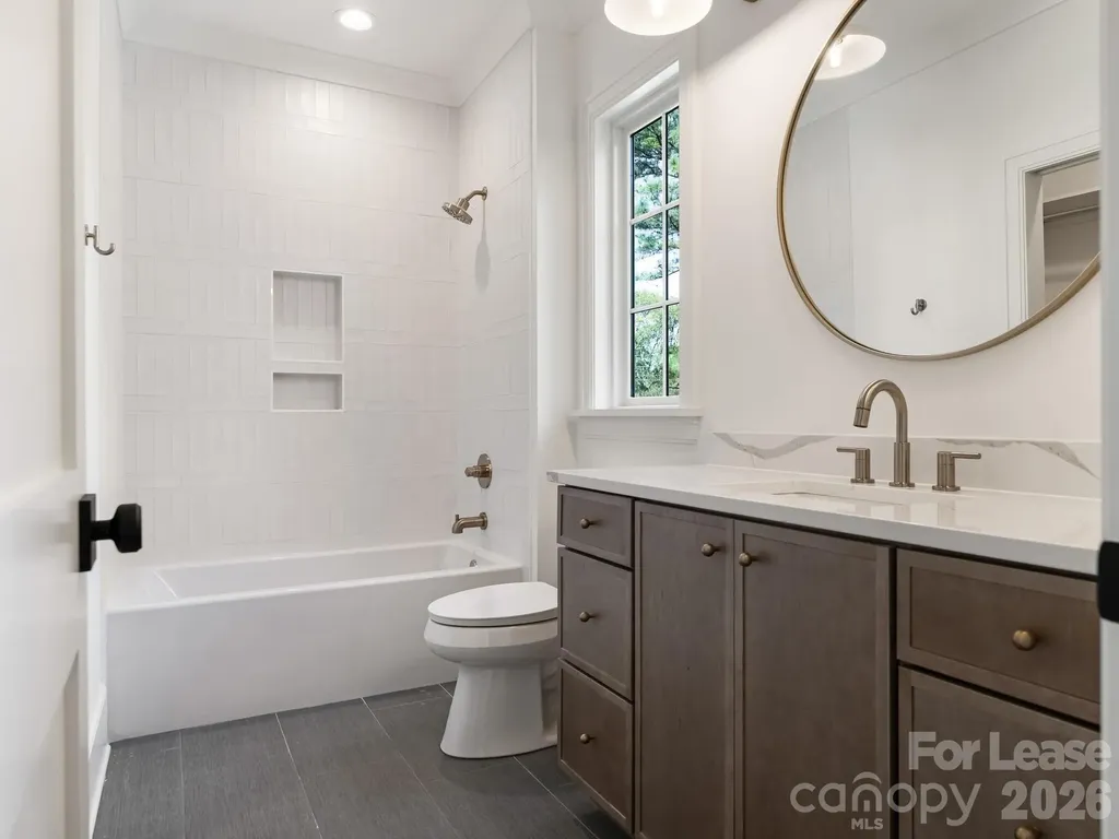 1511 Cavendish Court Charlotte NC 28211