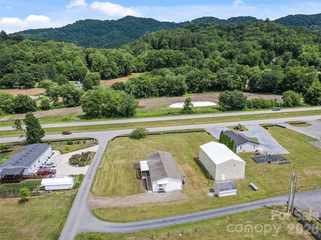 25 Lester Lane Waynesville NC 28785