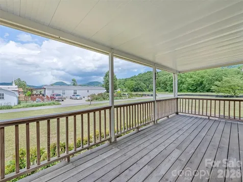 25 Lester Lane Waynesville NC 28785