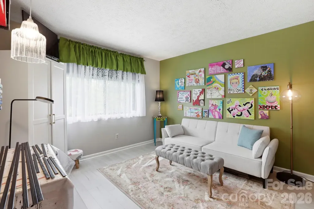 581 Courtwood Lane Hendersonville NC 28739