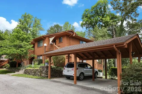 581 Courtwood Lane Hendersonville NC 28739