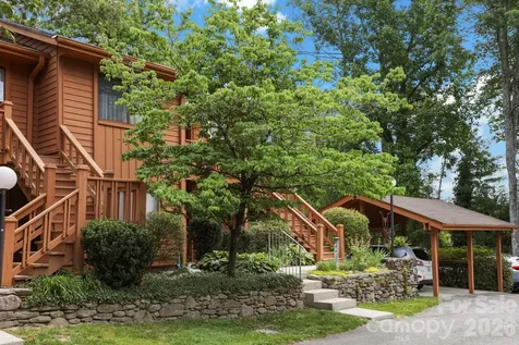 581 Courtwood Lane Hendersonville NC 28739