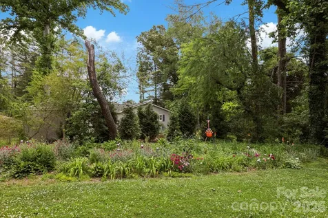581 Courtwood Lane Hendersonville NC 28739