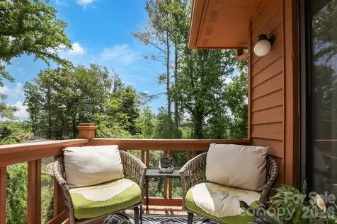 581 Courtwood Lane Hendersonville NC 28739