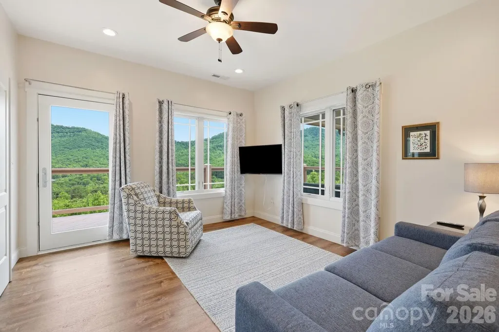 229 Jd Trail Candler NC 28715