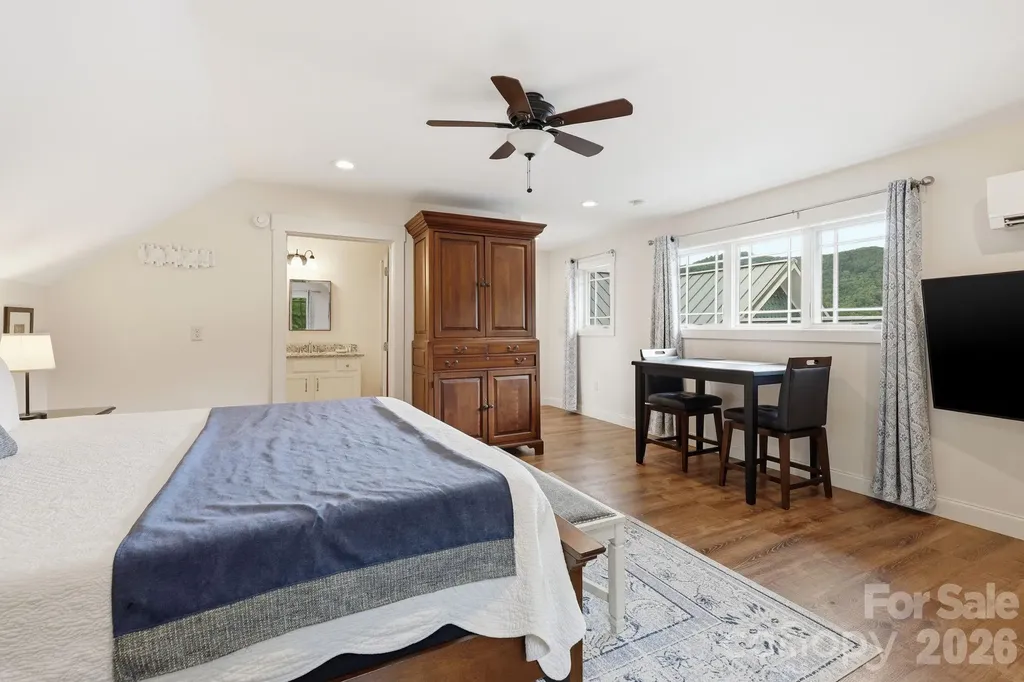 229 Jd Trail Candler NC 28715