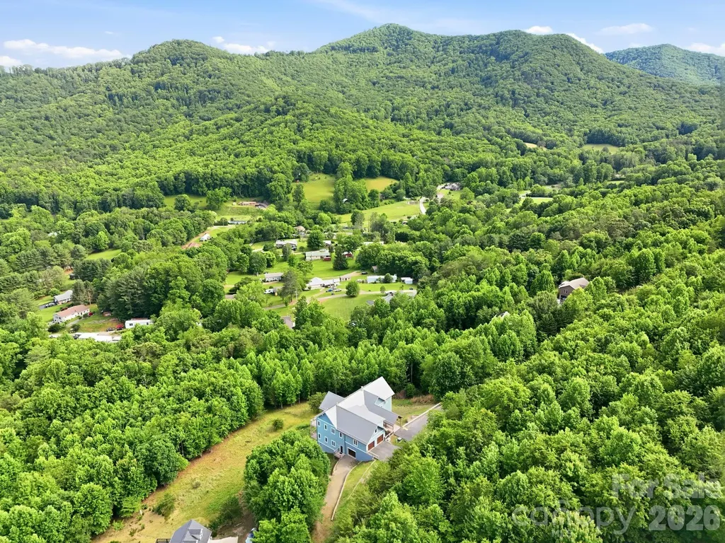 229 Jd Trail Candler NC 28715