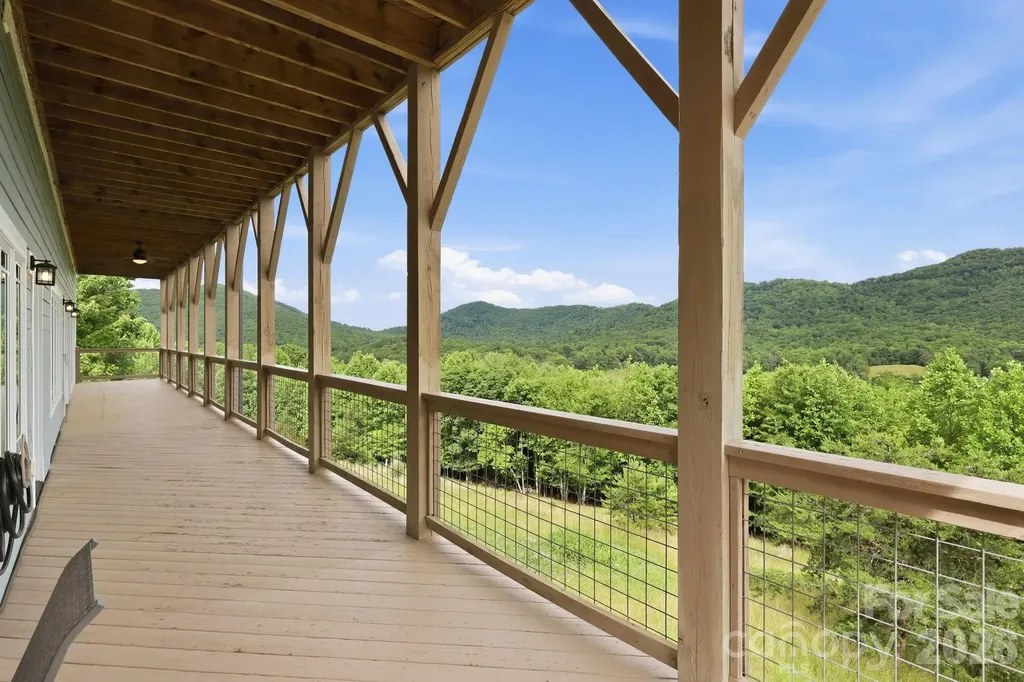229 Jd Trail Candler NC 28715
