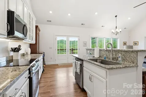 229 Jd Trail Candler NC 28715