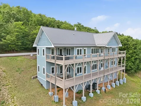 229 Jd Trail Candler NC 28715