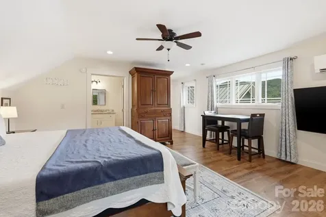229 Jd Trail Candler NC 28715