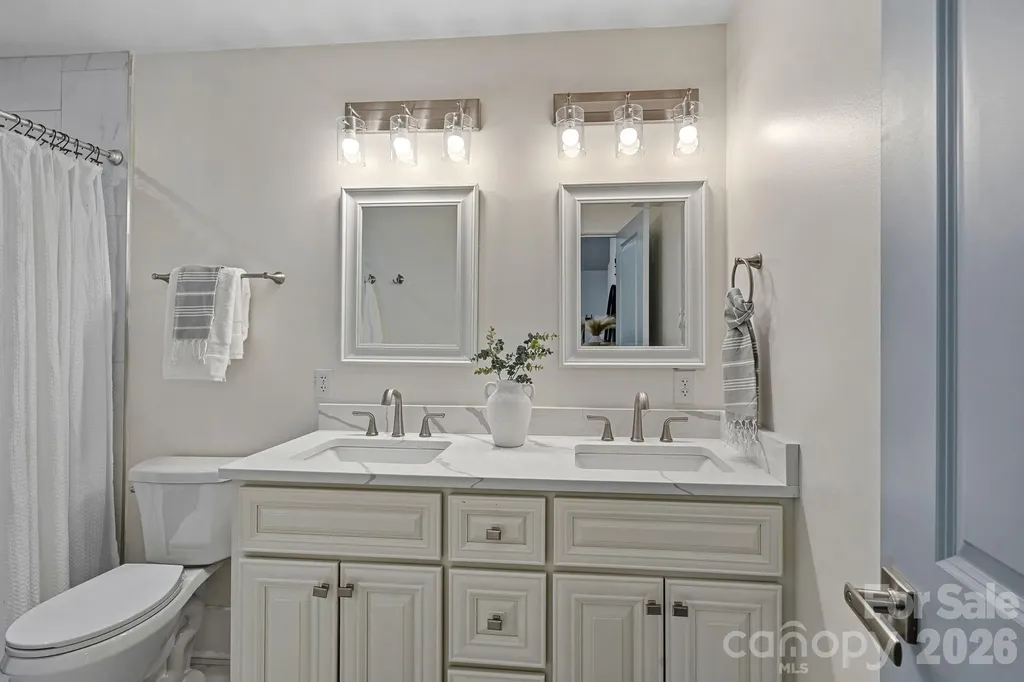 7110 Rockcliff Court Charlotte NC 28210