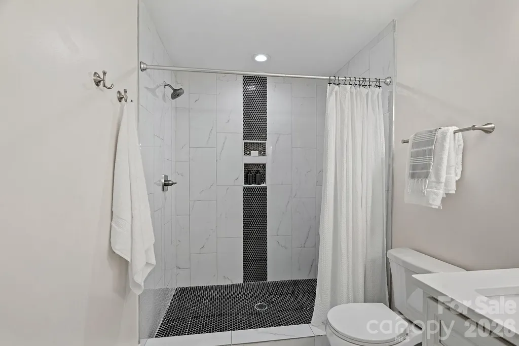 7110 Rockcliff Court Charlotte NC 28210