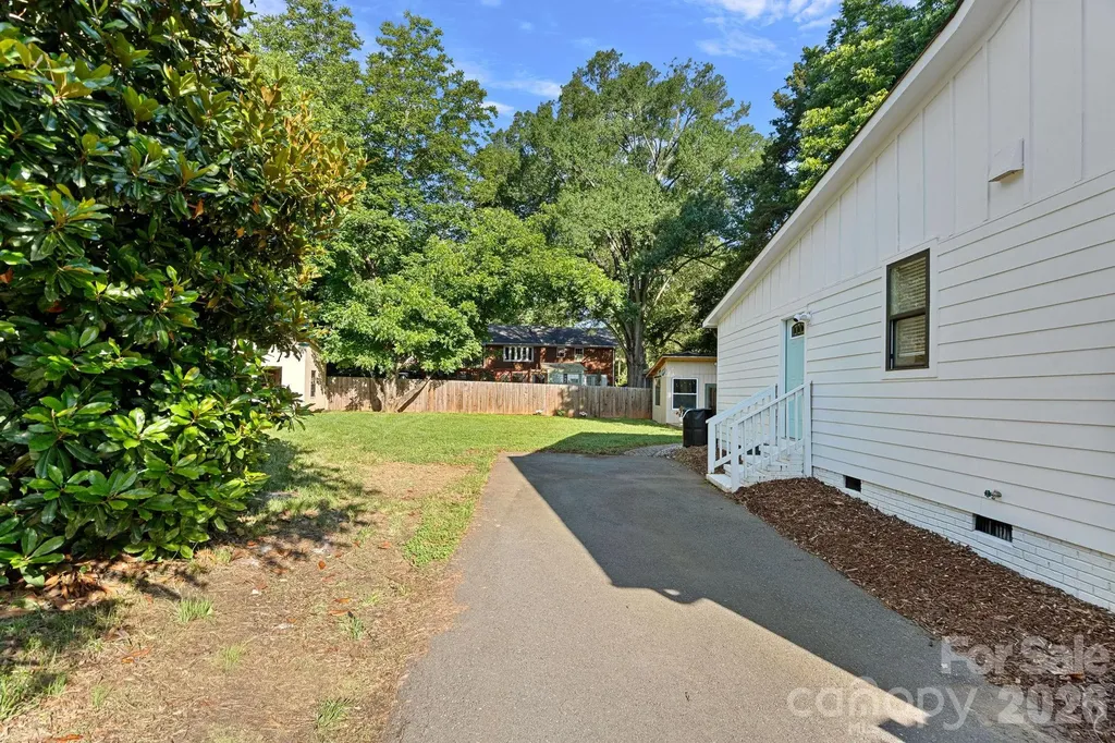 7110 Rockcliff Court Charlotte NC 28210