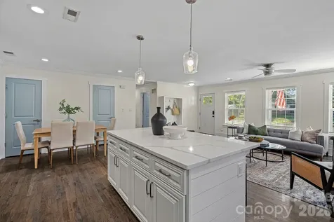 7110 Rockcliff Court Charlotte NC 28210
