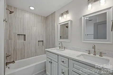 7110 Rockcliff Court Charlotte NC 28210