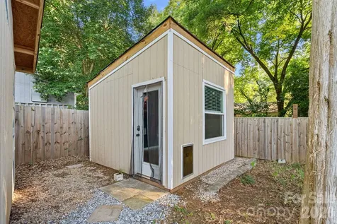 7110 Rockcliff Court Charlotte NC 28210