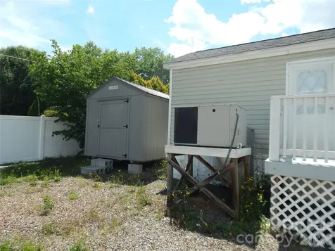 219 Pike Point Waynesville NC 28785