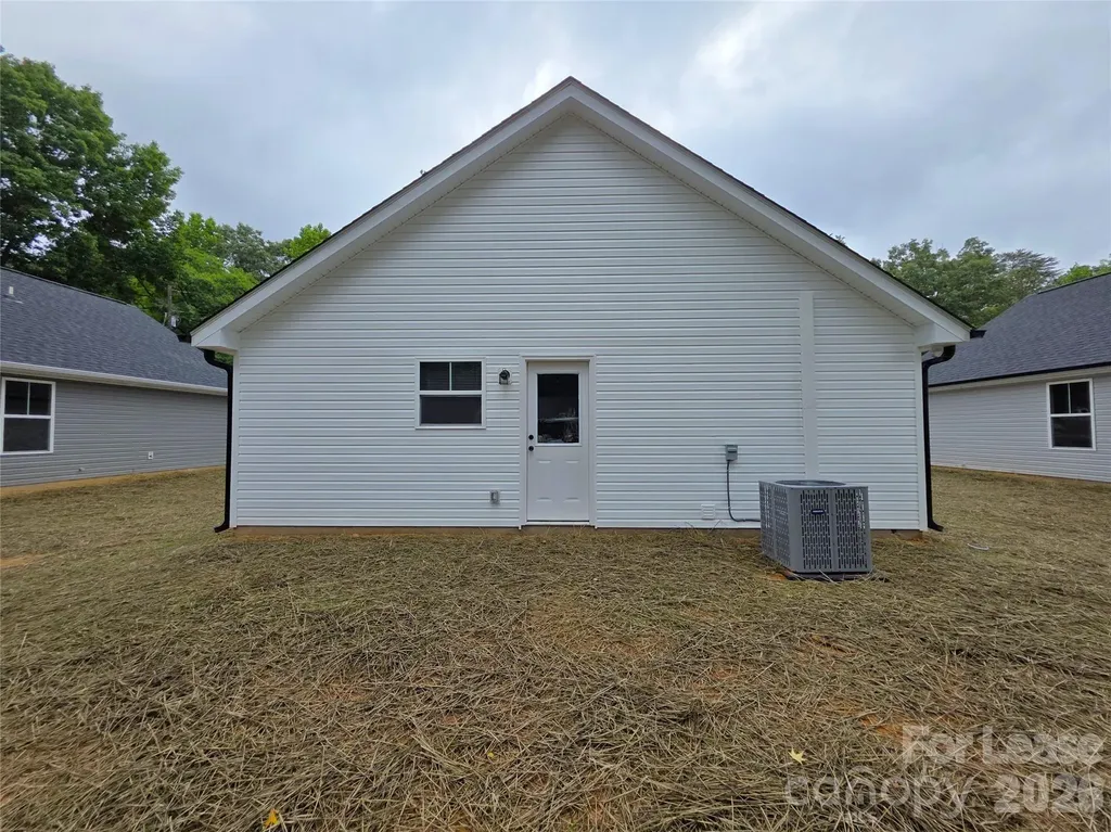 163 Hillcrest Road New London NC 28127