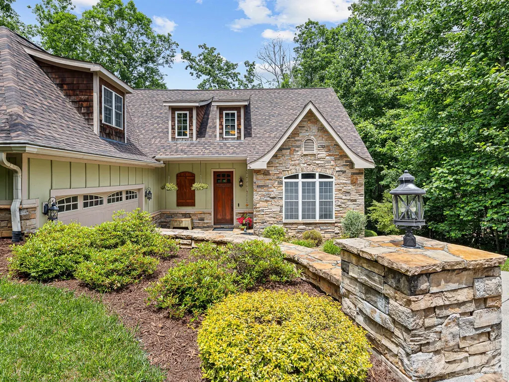 421 Purple Finch Court Arden NC 28704