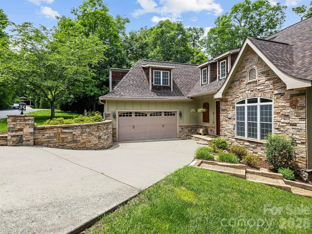 421 Purple Finch Court Arden NC 28704