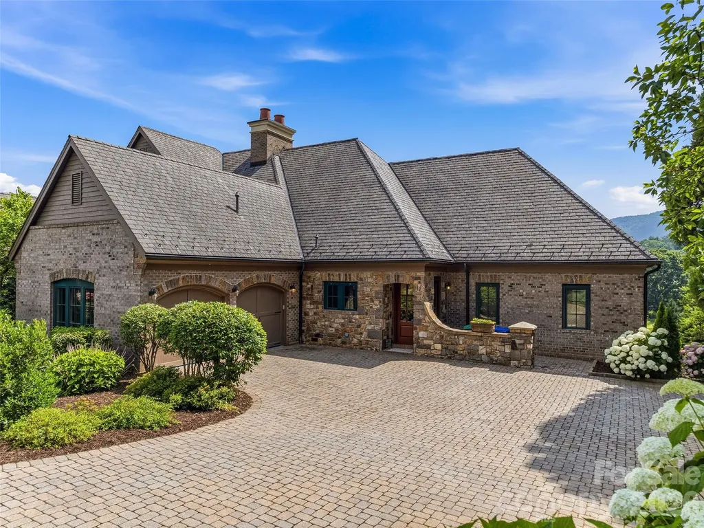 9 Linkside Court Arden NC 28704