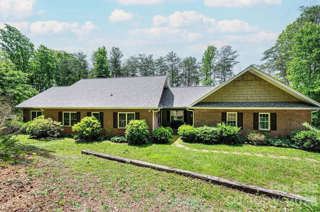 6889 Greedy Highway Hickory NC 28602
