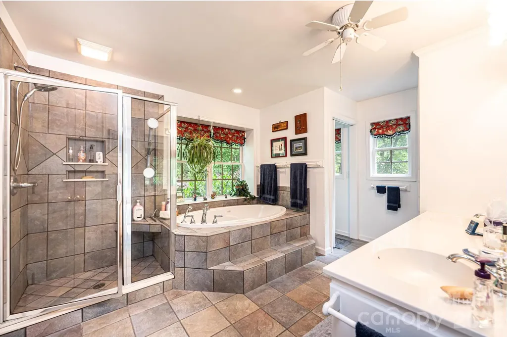 6889 Greedy Highway Hickory NC 28602