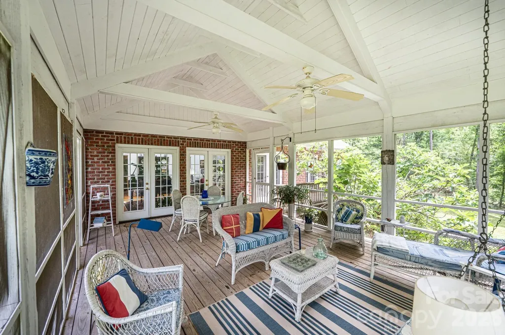 6889 Greedy Highway Hickory NC 28602