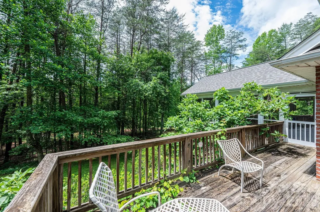 6889 Greedy Highway Hickory NC 28602