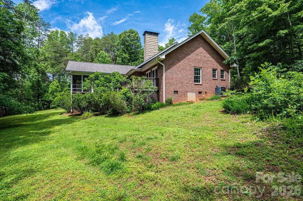 6889 Greedy Highway Hickory NC 28602